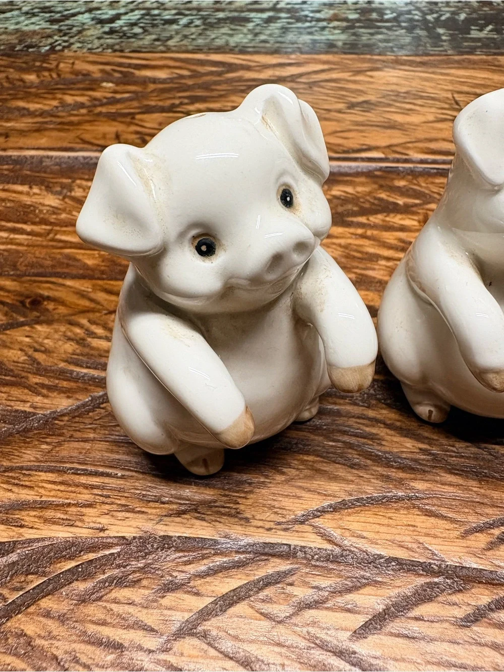 70’s Fitz and Floyd Cream Ceramic Pig Salt & Pepper Shakers Blue Bow 3.25”X2.25